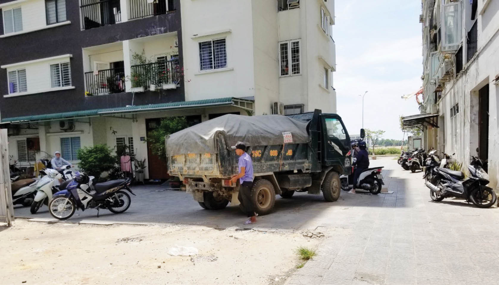 Bất cập thi công xây dựng Nhà xe chung cư Vicoland
