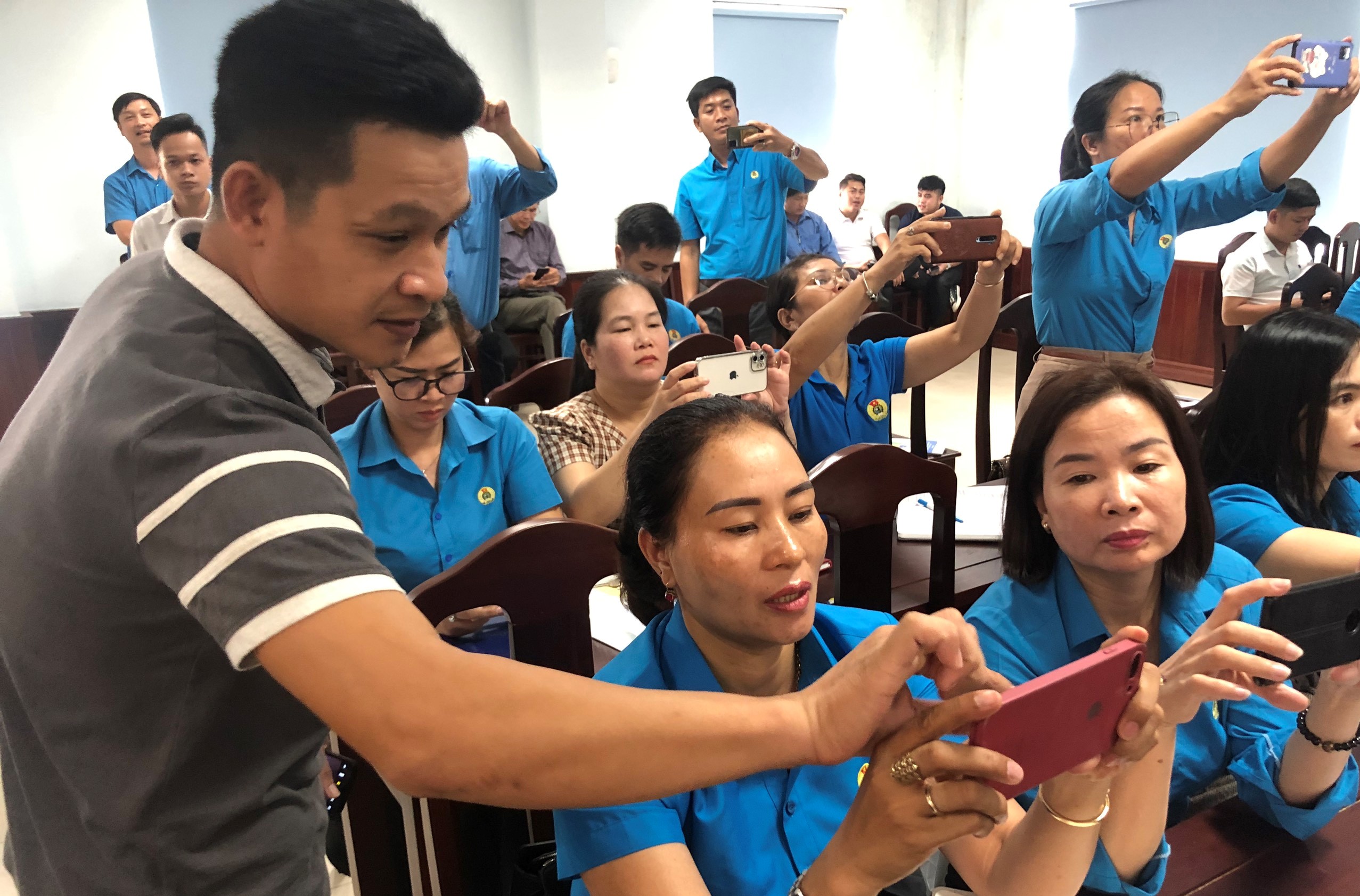 Trang bị kỹ năng truyền thông cho cán bộ công đoàn