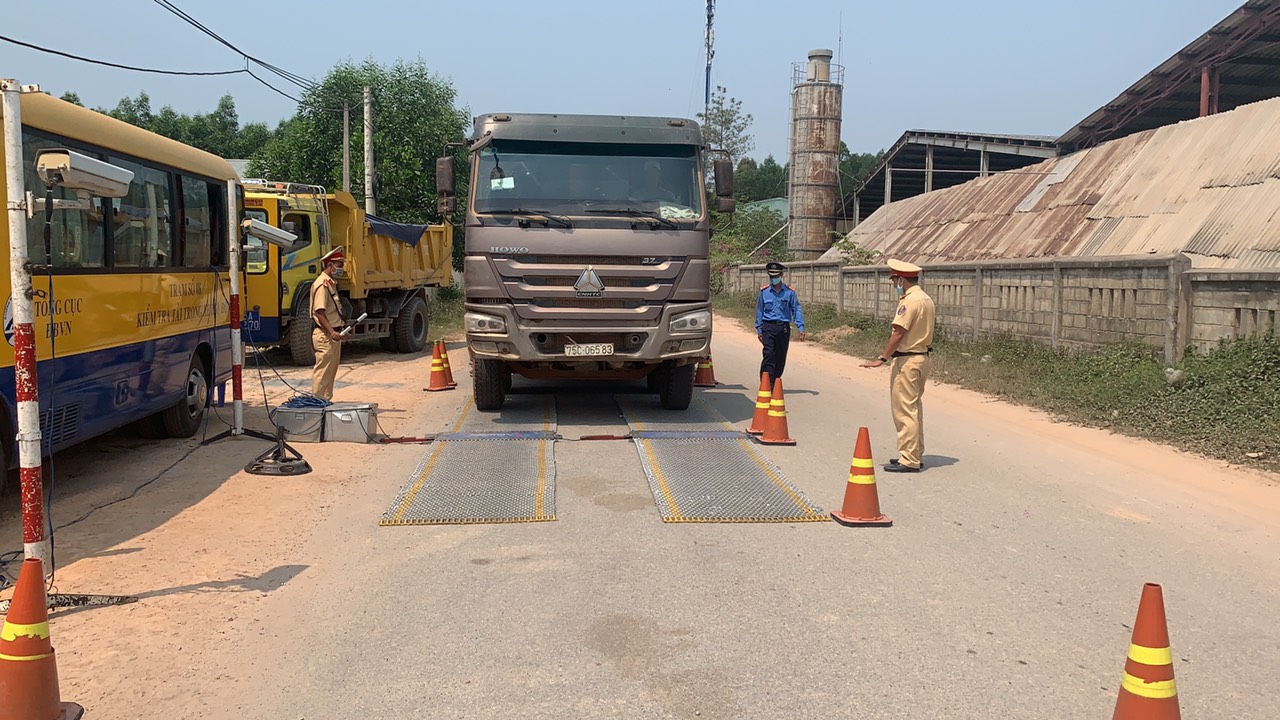 Nỗi lo xe quá khổ, quá tải - kỳ III Cần những liều thuốc mạnh