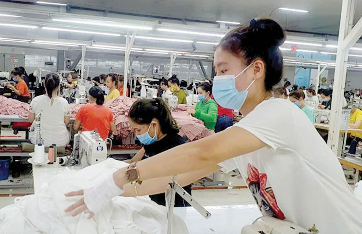 Đồng hành với lao động nữ