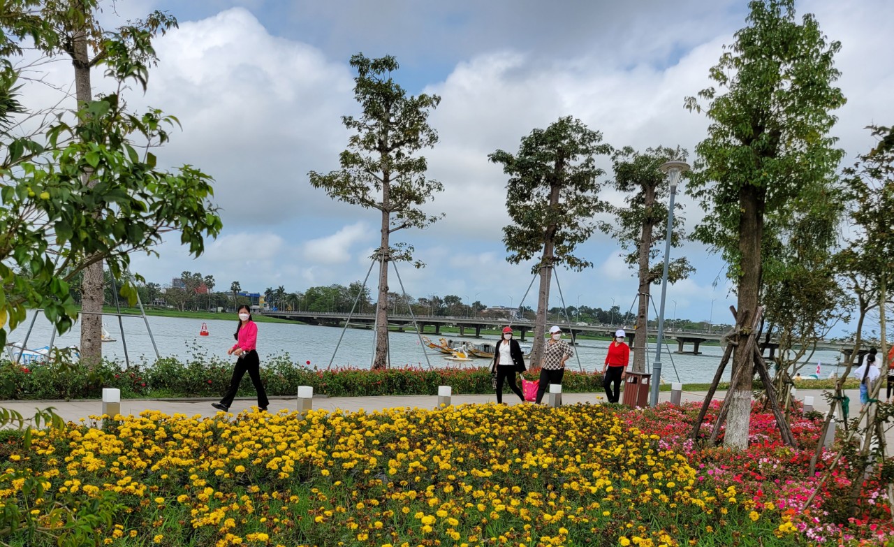 Khai thác hiệu quả dịch vụ du lịch, đẩy nhanh tiến độ các dự án chỉnh trang đô thị