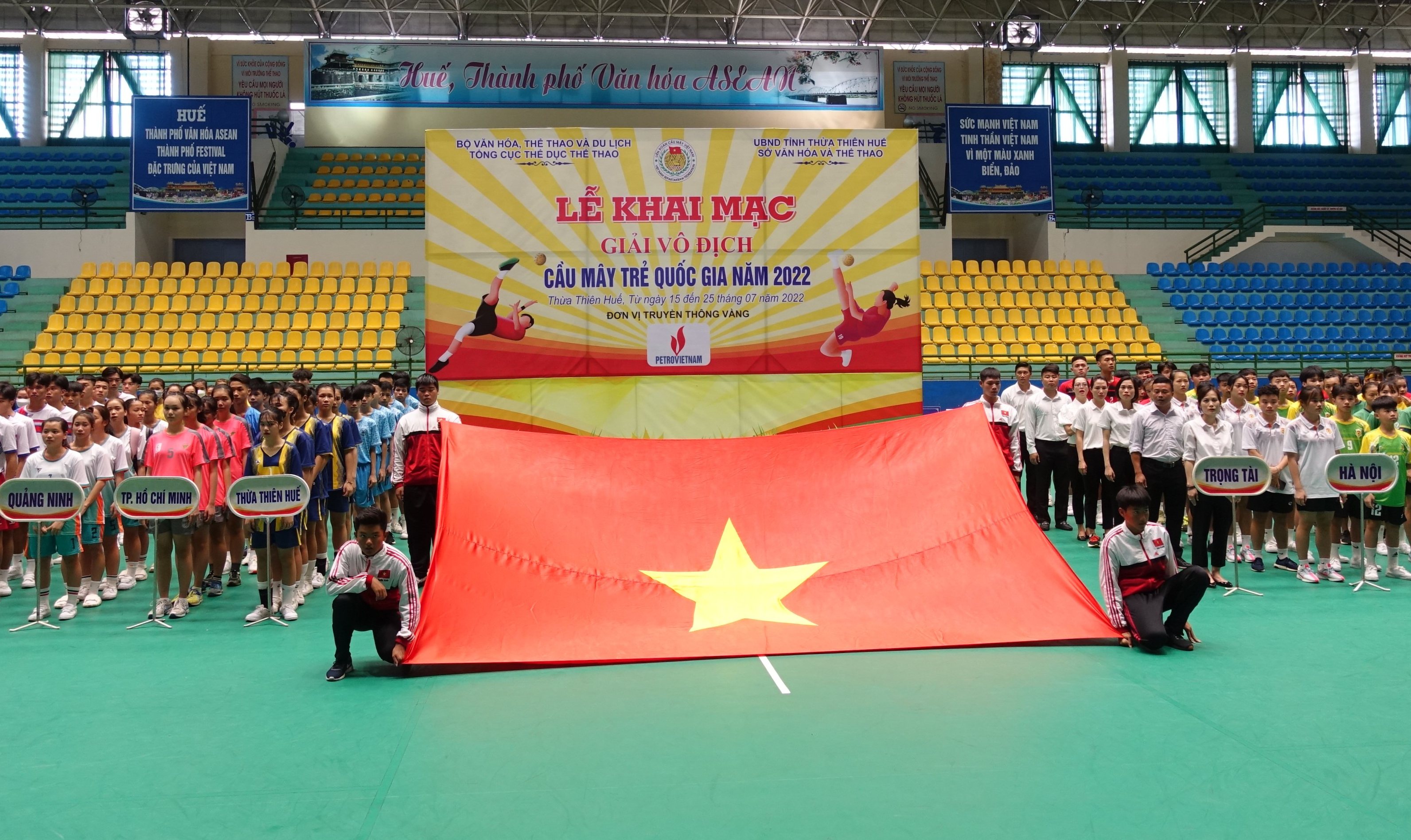 Khởi tranh giải vô địch cầu mây trẻ quốc gia