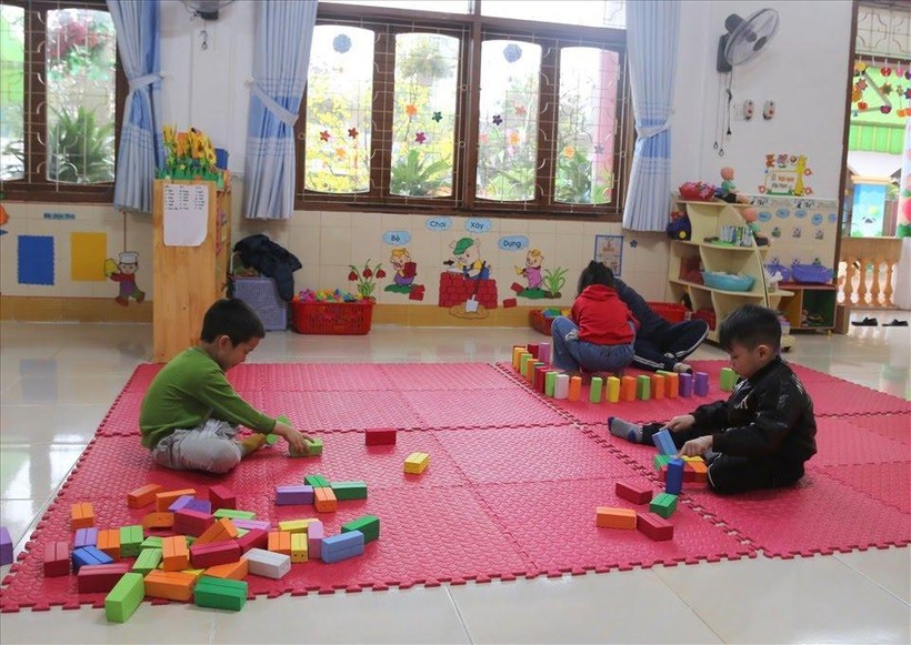 Nhiều thách thức phổ cập giáo dục mầm non với địa bàn vùng khó