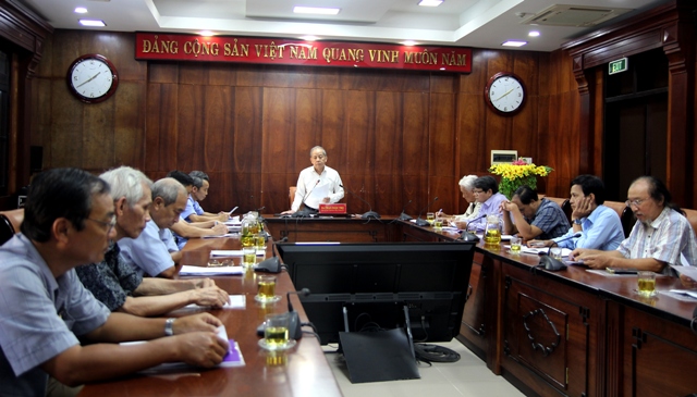 Văn học nghệ thuật phải ngày càng đi sâu vào đời sống xã hội