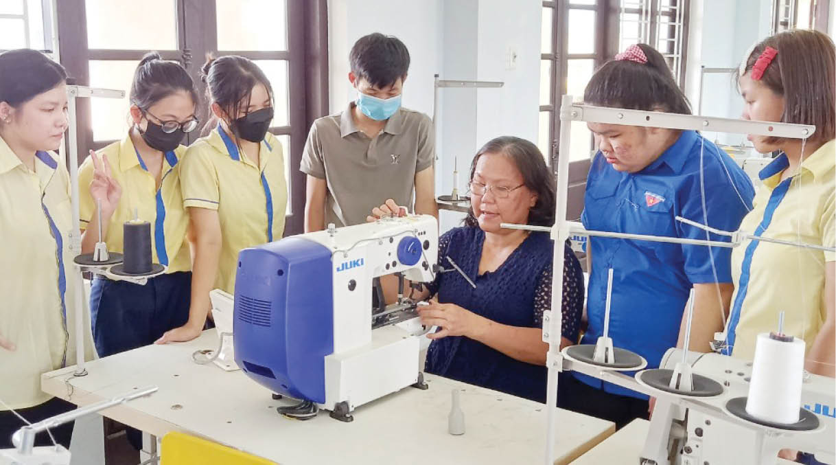 Chuyện học nghề của học trò trường huyện