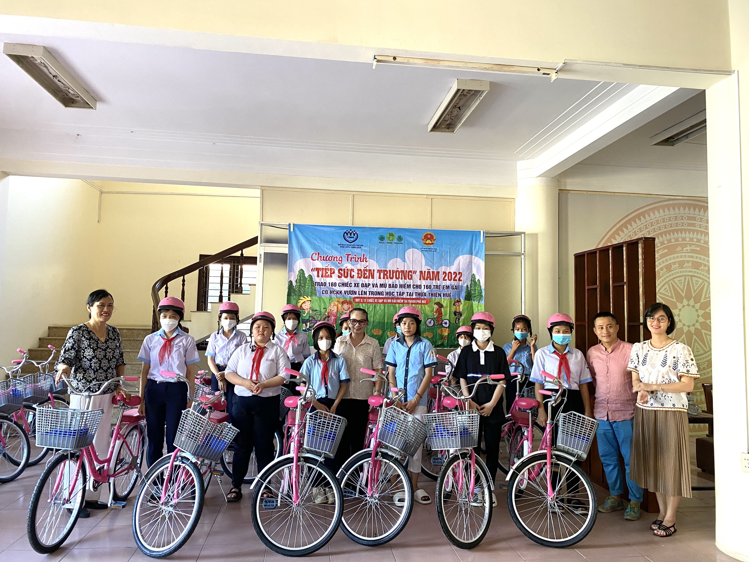 Trao 24 xe đạp cho học sinh có hoàn cảnh khó khăn