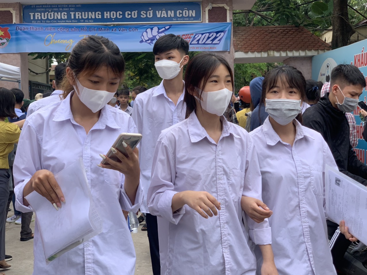Phổ điểm thi tốt nghiệp THPT 2022 rất ấn tượng và có cải thiện ở môn Lịch sử, tiếng Anh
