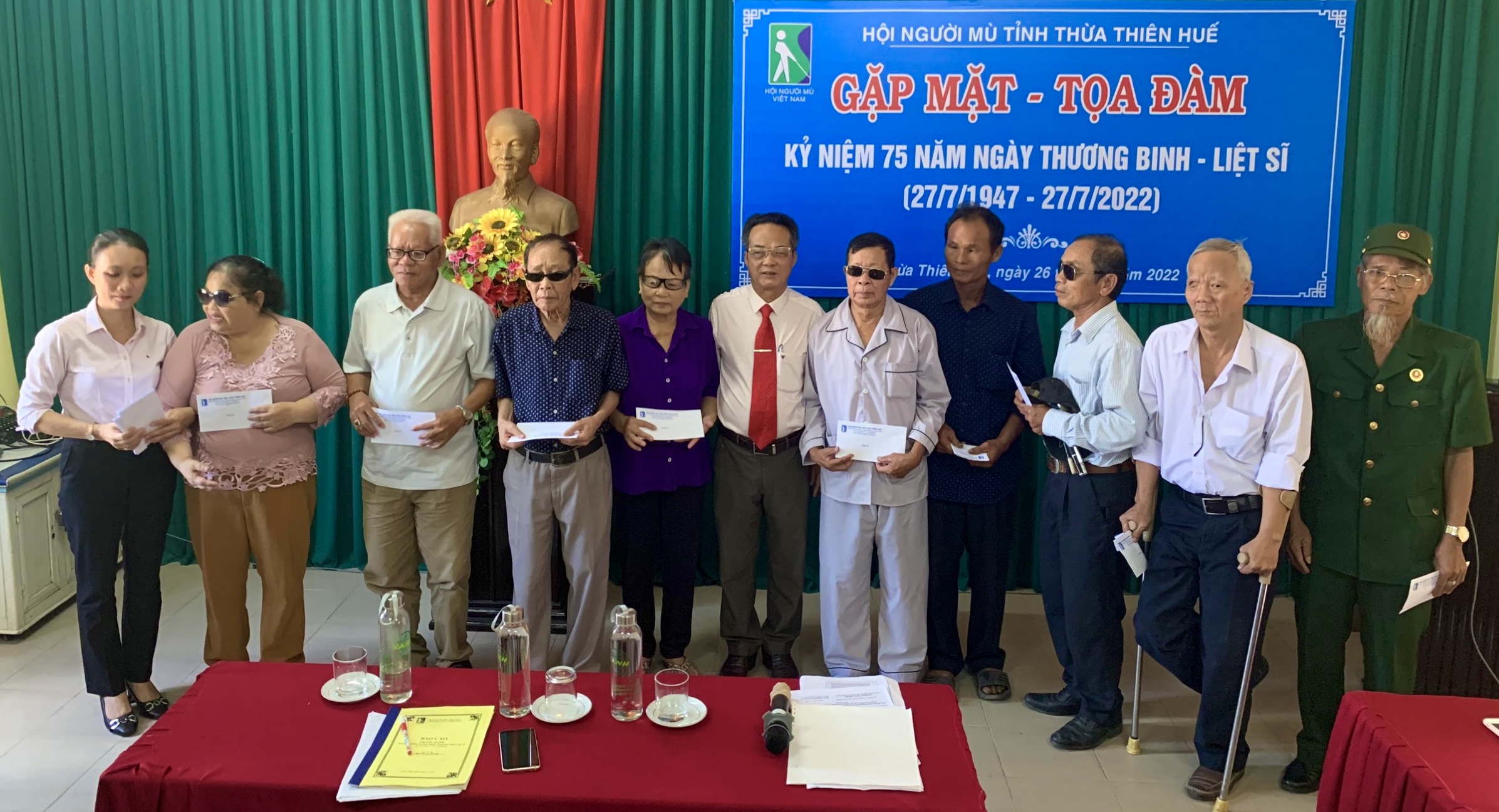 Biểu dương, động viên thương, bệnh binh khiếm thị