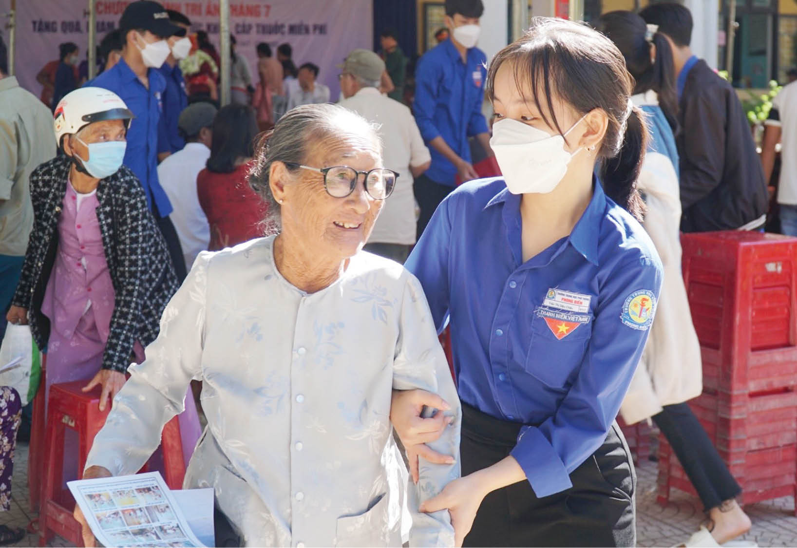 Thế hệ trẻ tri ân