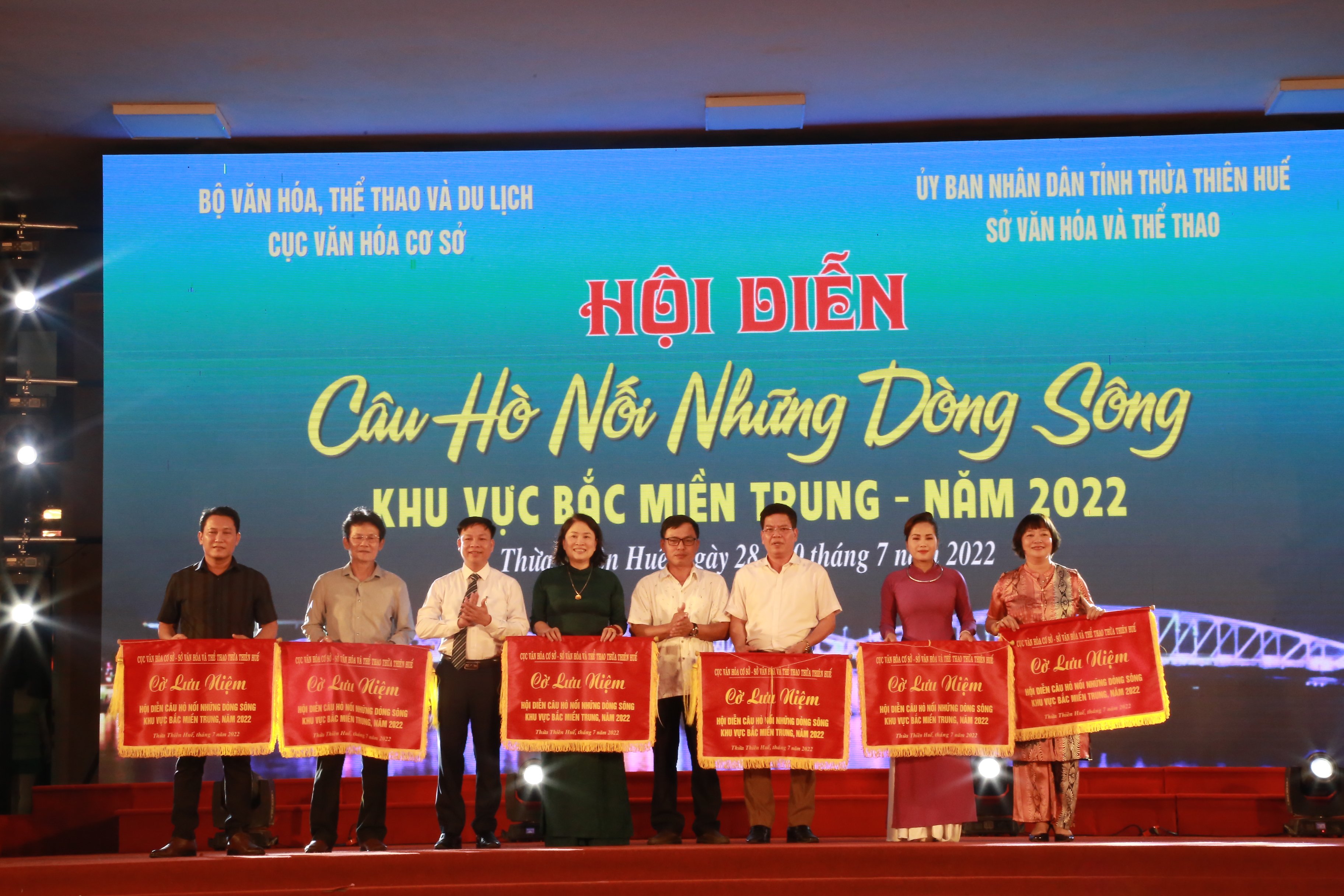 “Câu hò nối những dòng sông”