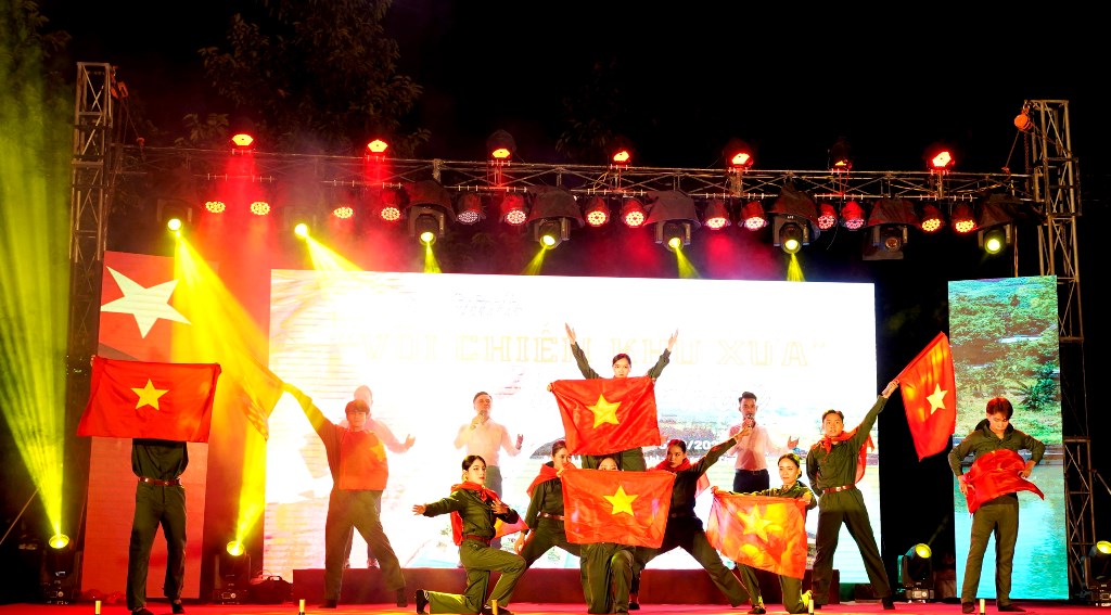 Khai mạc “Với chiến khu xưa” Dương Hòa