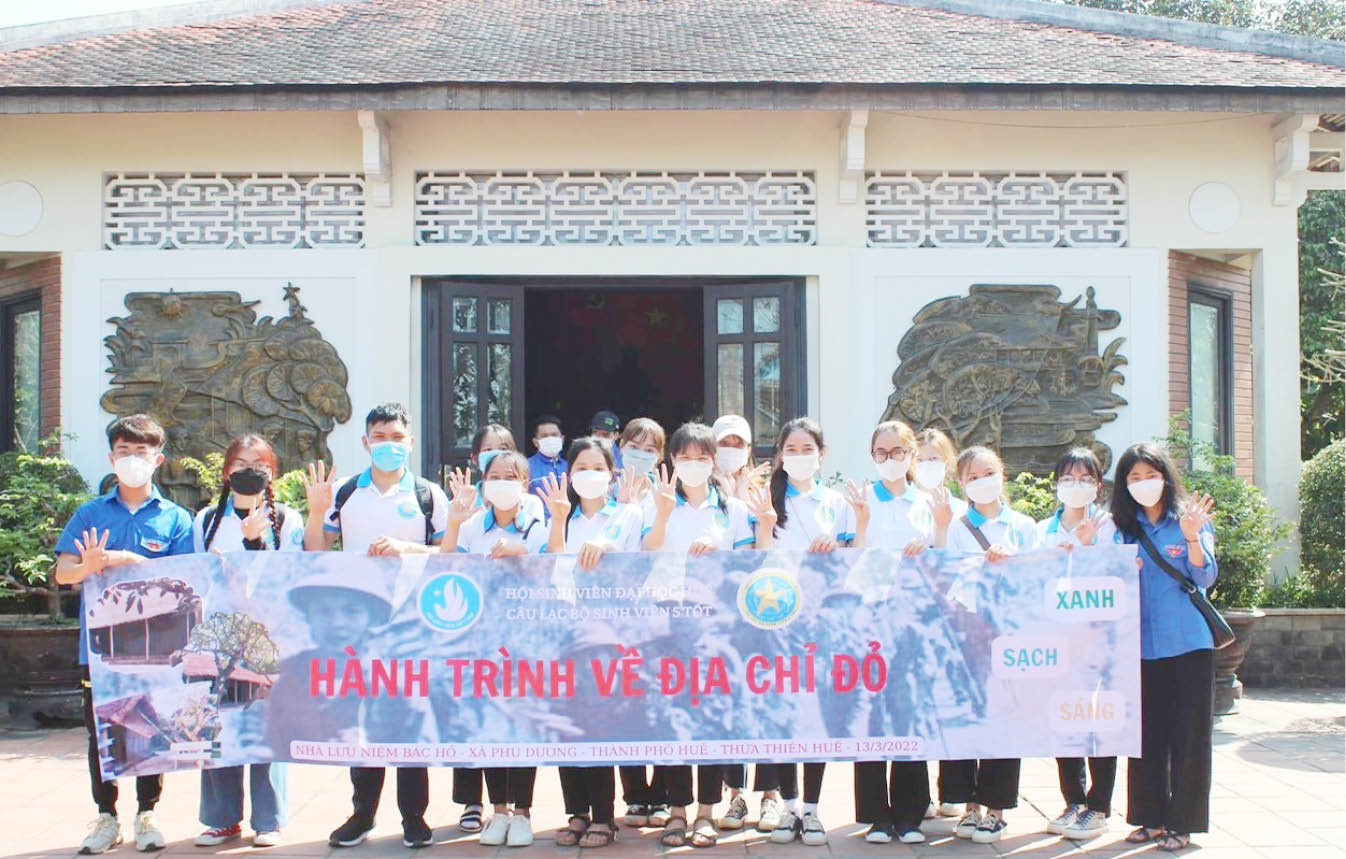 “Chữa bệnh” ngại học lý luận chính trị ở sinh viên
