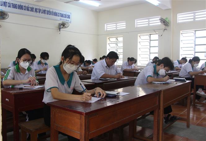 Lịch sử là môn học bắt buộc trong chương trình Giáo dục thường xuyên cấp Trung học phổ thông