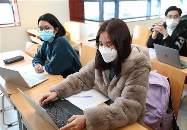Tự chủ đại học Cần có cơ chế giảm gánh nặng cho người học