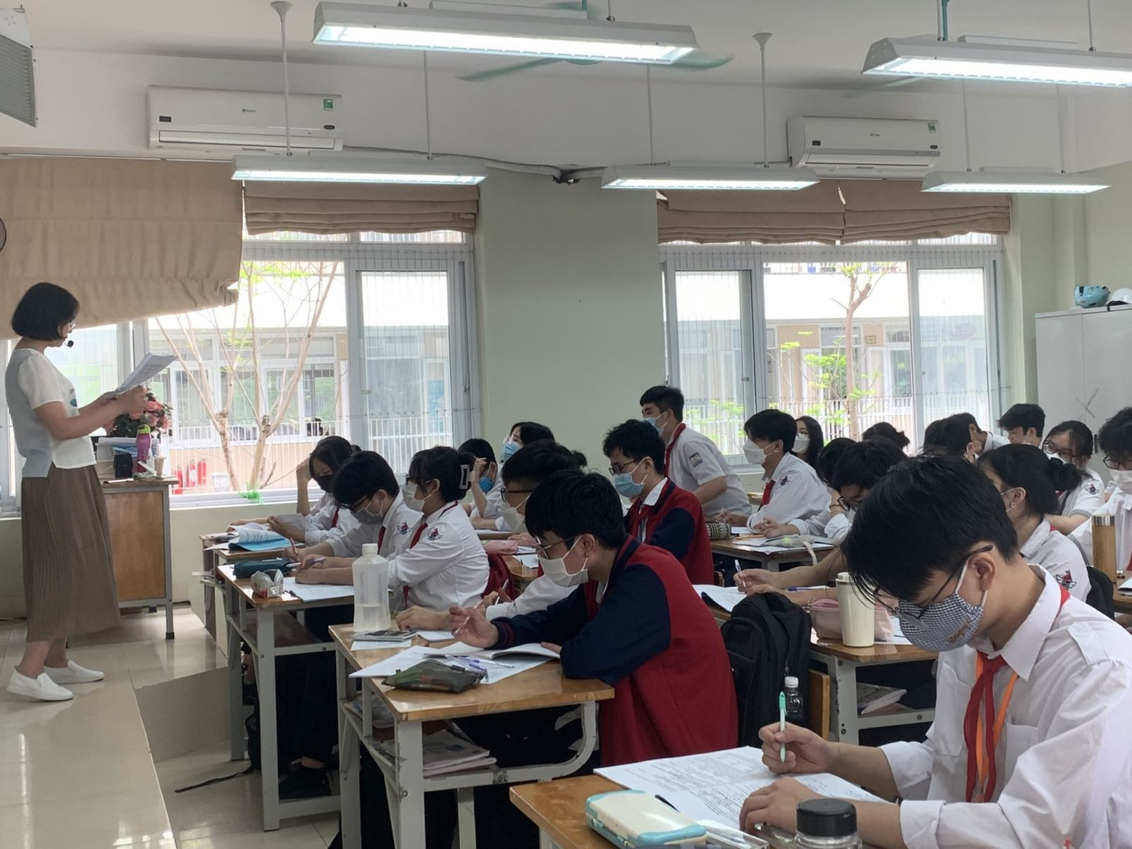 Cần có cơ chế giảm gánh nặng cho người học