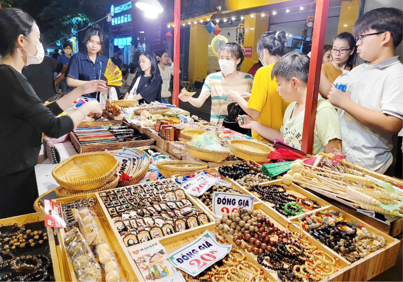 Xây dựng hình ảnh du lịch Huế