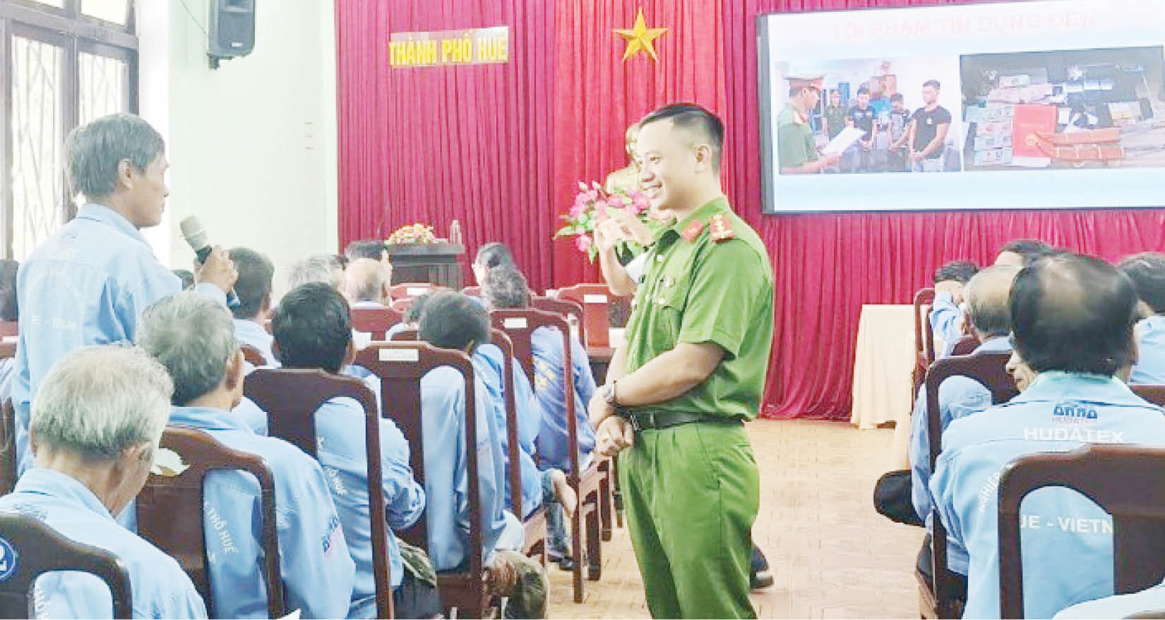 Để người lao động không dính “tín dụng đen”