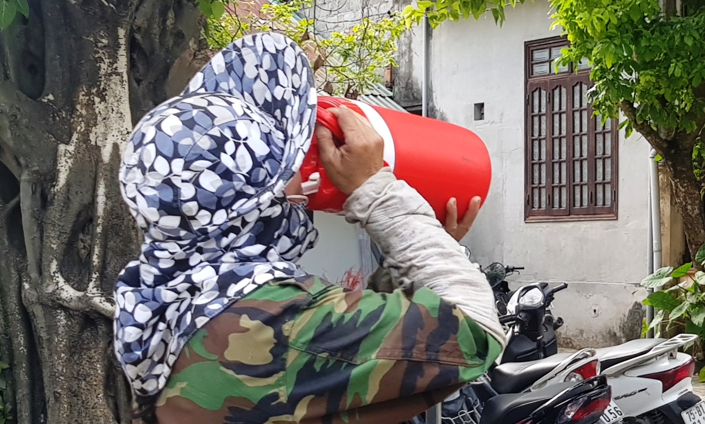Lao động dưới nắng nóng