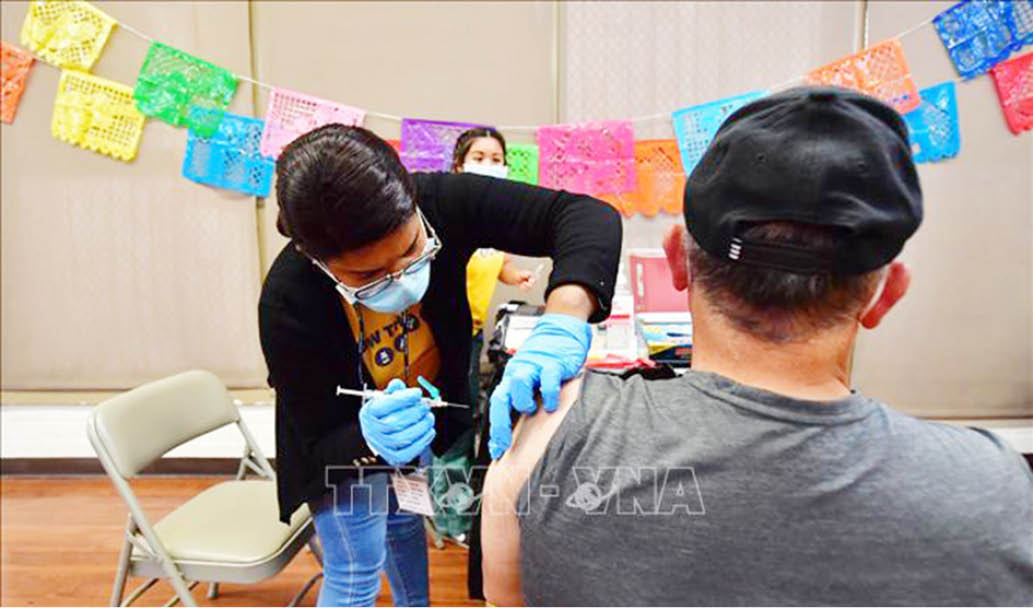 Cần tiêm mũi tăng cường thứ 2 vaccine COVID-19 cho các nhóm dễ bị tổn thương