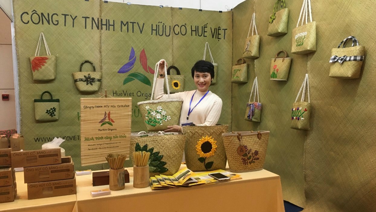 Tạo lập môi trường đầu tư kinh doanh thân thiện với môi trường