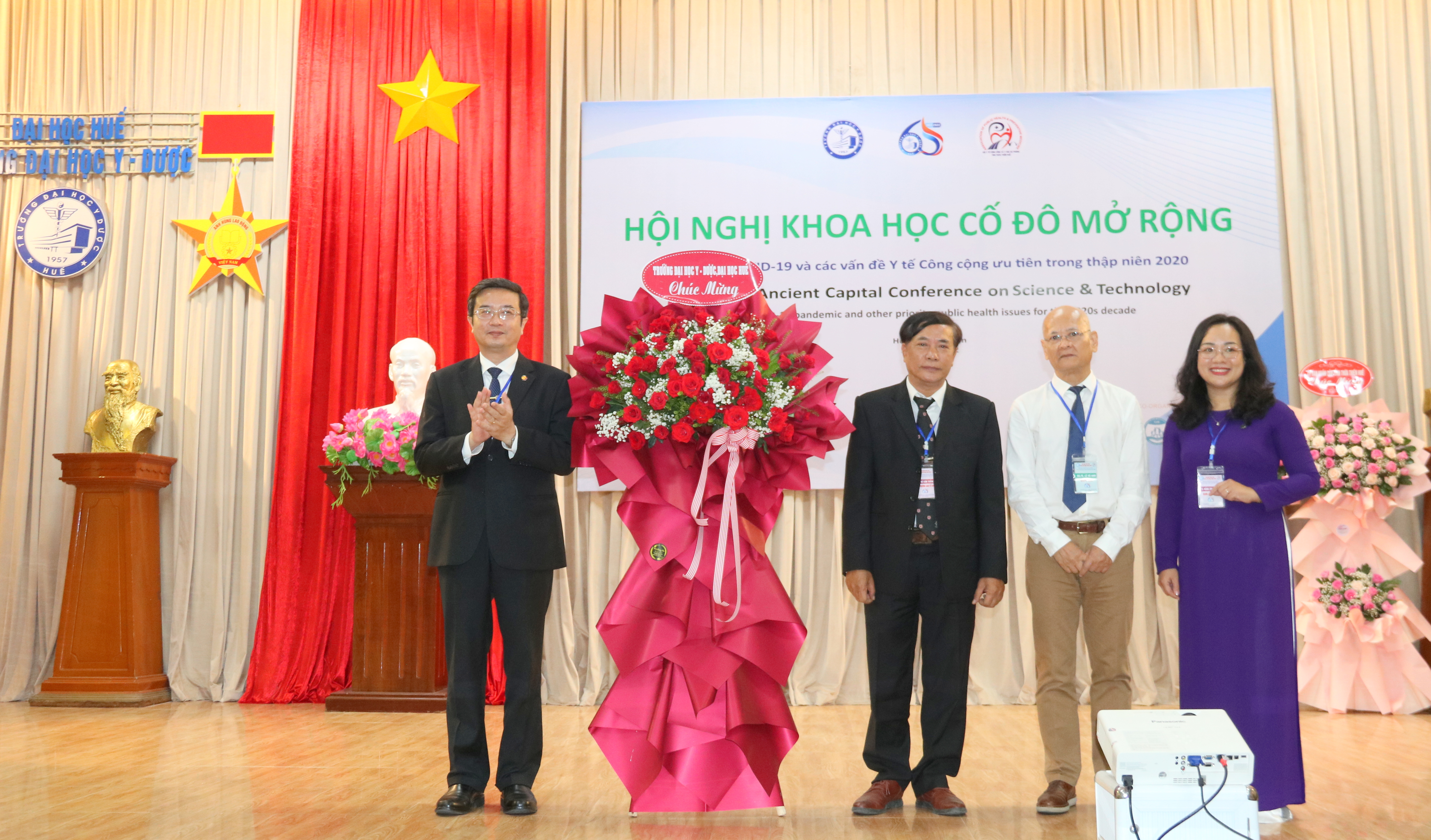 Chia sẻ các kết quả nghiên cứu tại hội nghị khoa học Cố đô mở rộng