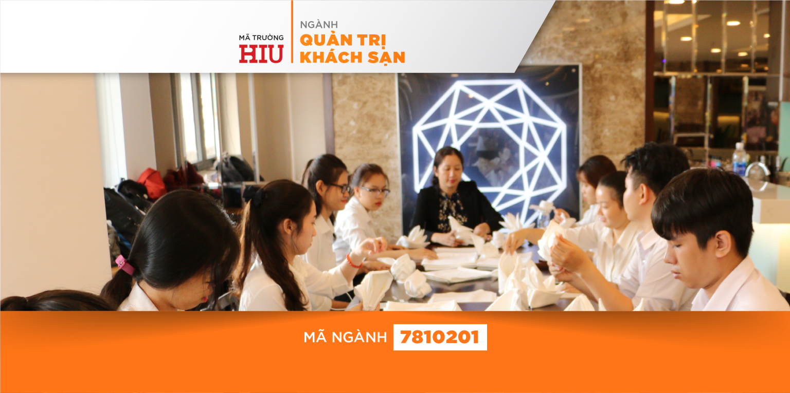 Sinh viên ngành Quản trị Khách sạn học tại khách sạn 5
