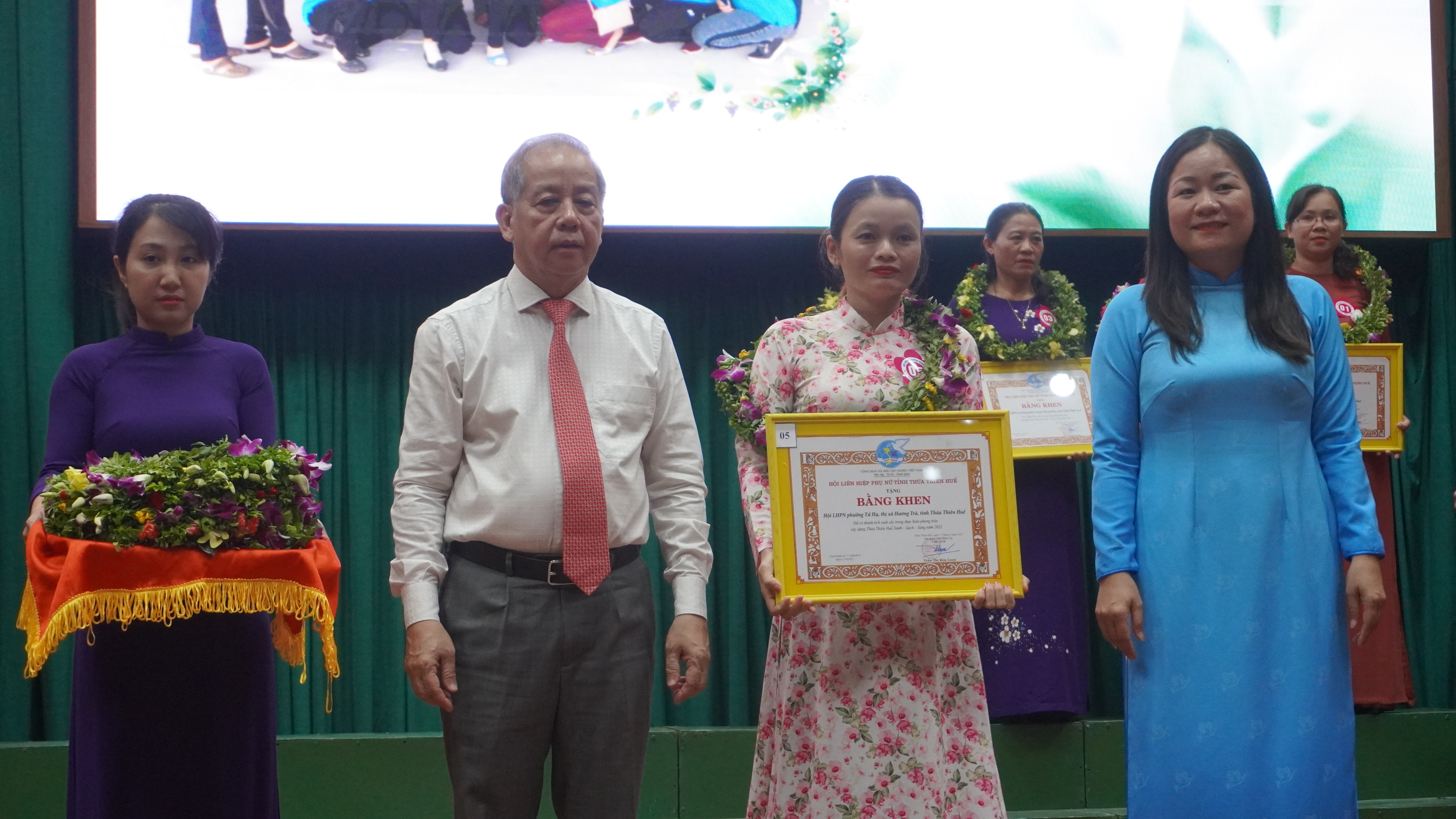 Hội Liên hiệp Phụ nữ tỉnh tuyên dương 30 cá nhân, tập thể tiêu biểu