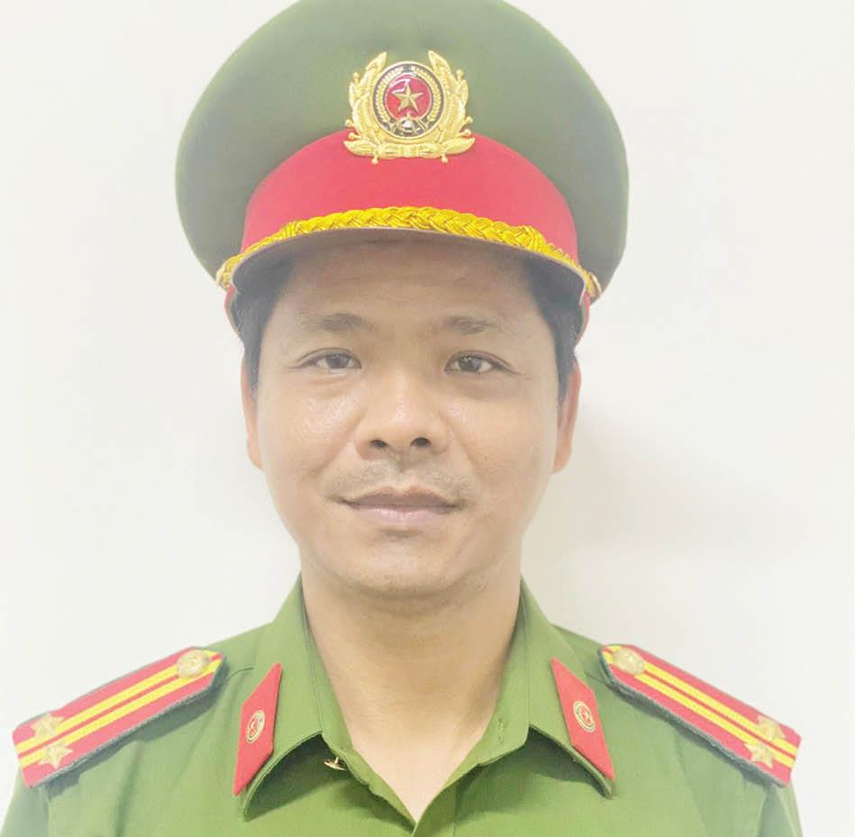 Người đội trưởng gan dạ, mưu trí