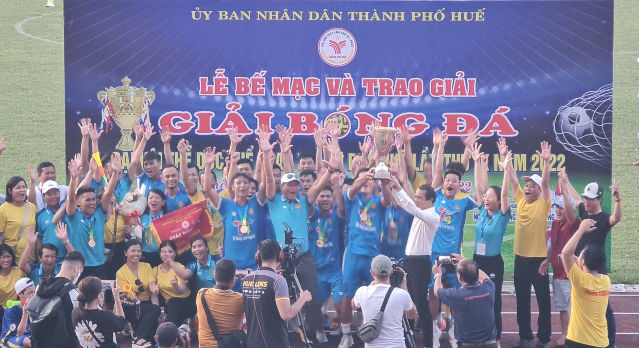 Bế mạc Giải bóng đá Đại hội thể dục thể thao TP Huế tranh Cup Mira