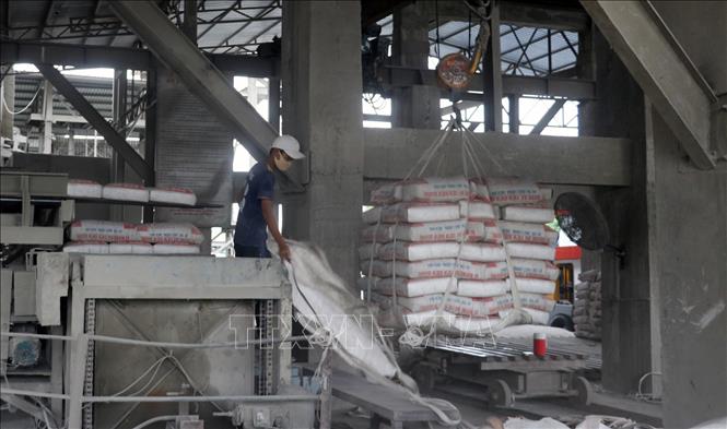 Xuất khẩu xi măng giảm, áp lực tiêu thụ nội địa gia tăng