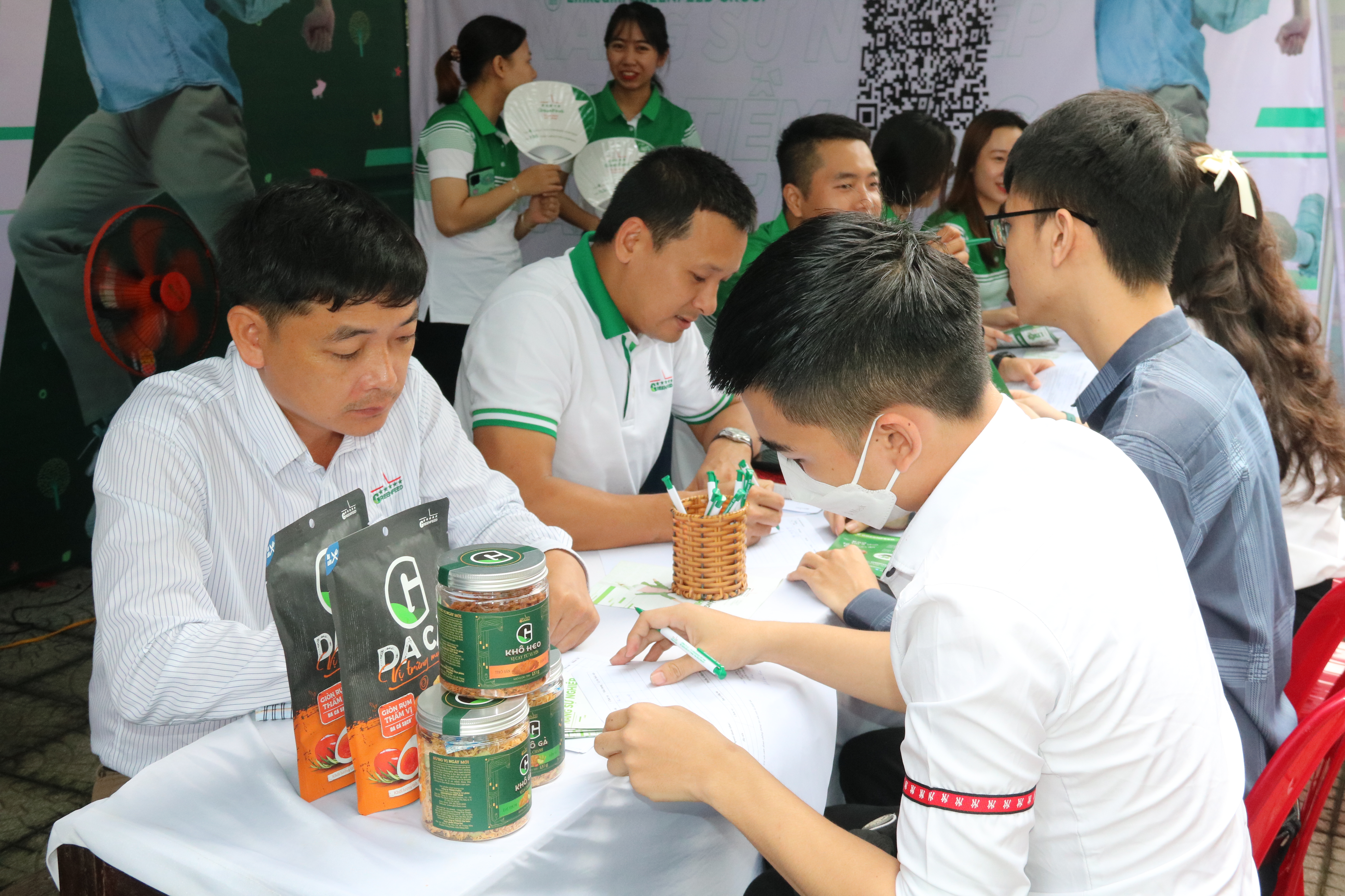 Tạo dấu ấn từ đào tạo đến nghiên cứu khoa học, chuyển giao công nghệ