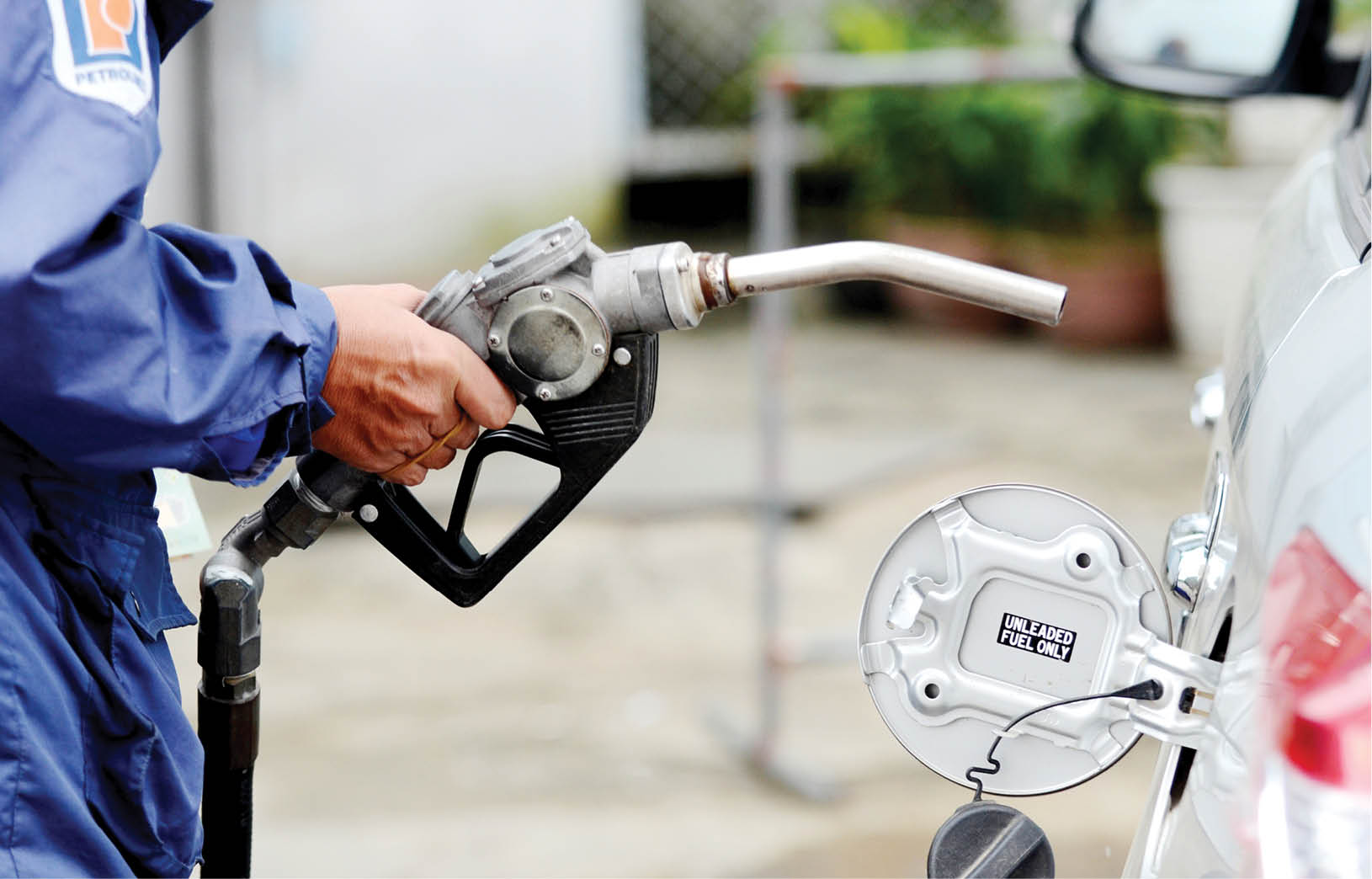 Một góc “bức tranh” xăng, dầu