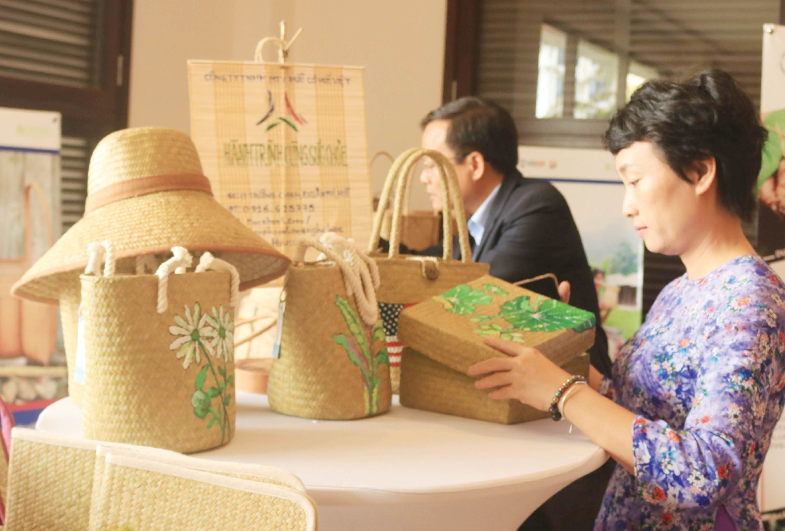 “Đi tắt” trong tiếp cận chính sách