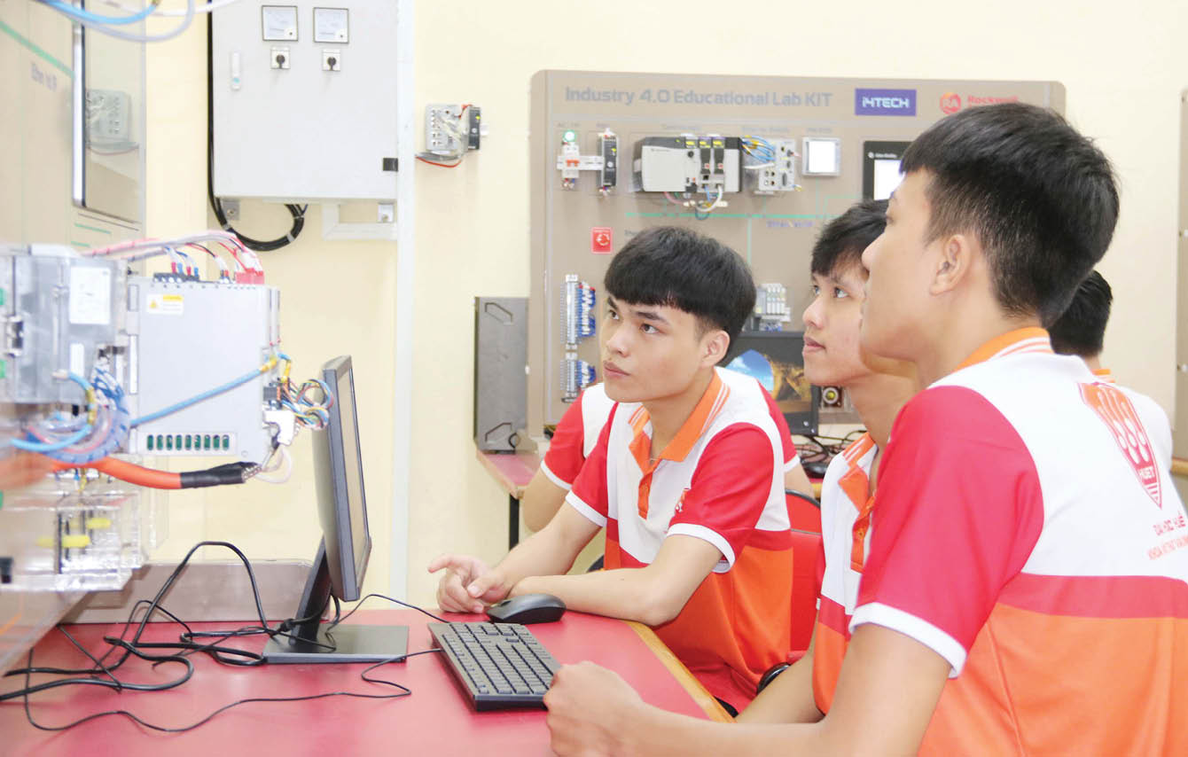 Đào tạo đa ngành phục vụ chuyển đổi số