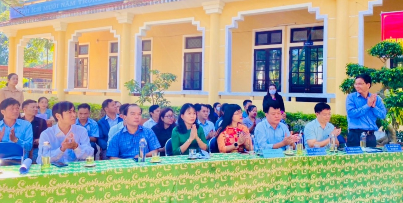 Phát động tiêm chủng vắc xin phòng chống dịch COVID-19