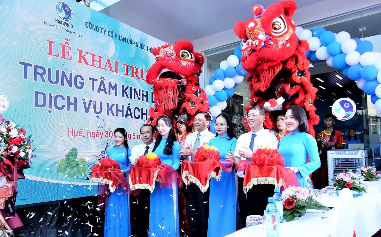 HueWACO ra mắt xe xử lý sự cố nước khẩn cấp