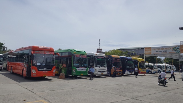 Tàu xe thông thoáng trong dịp lễ