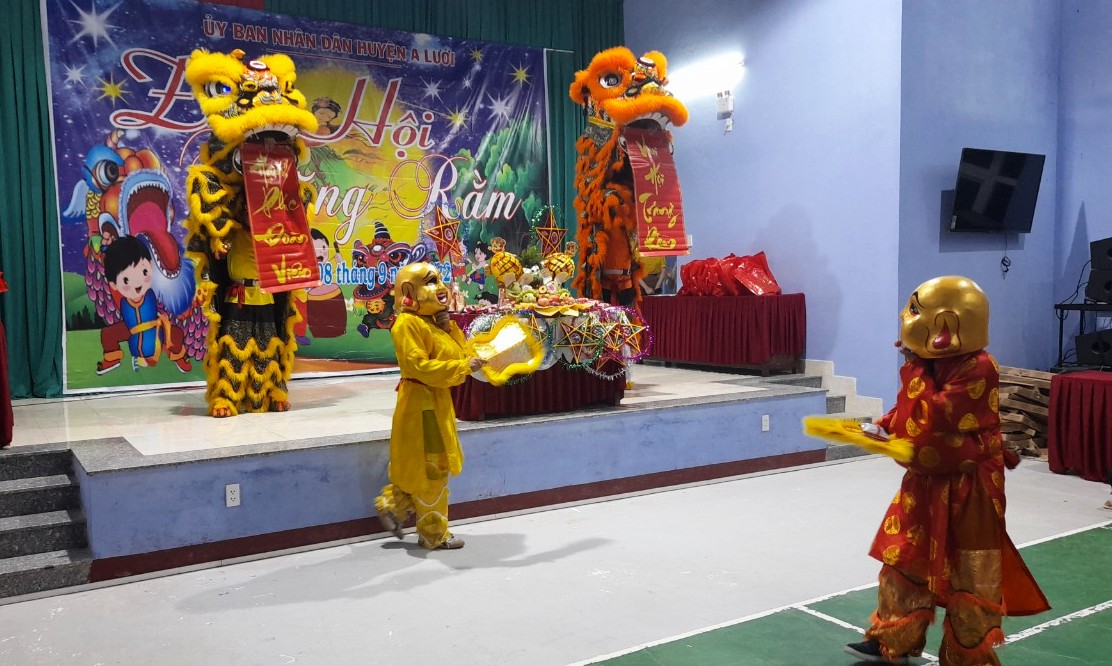 Đêm hội Trăng rằm cho học sinh A Lưới