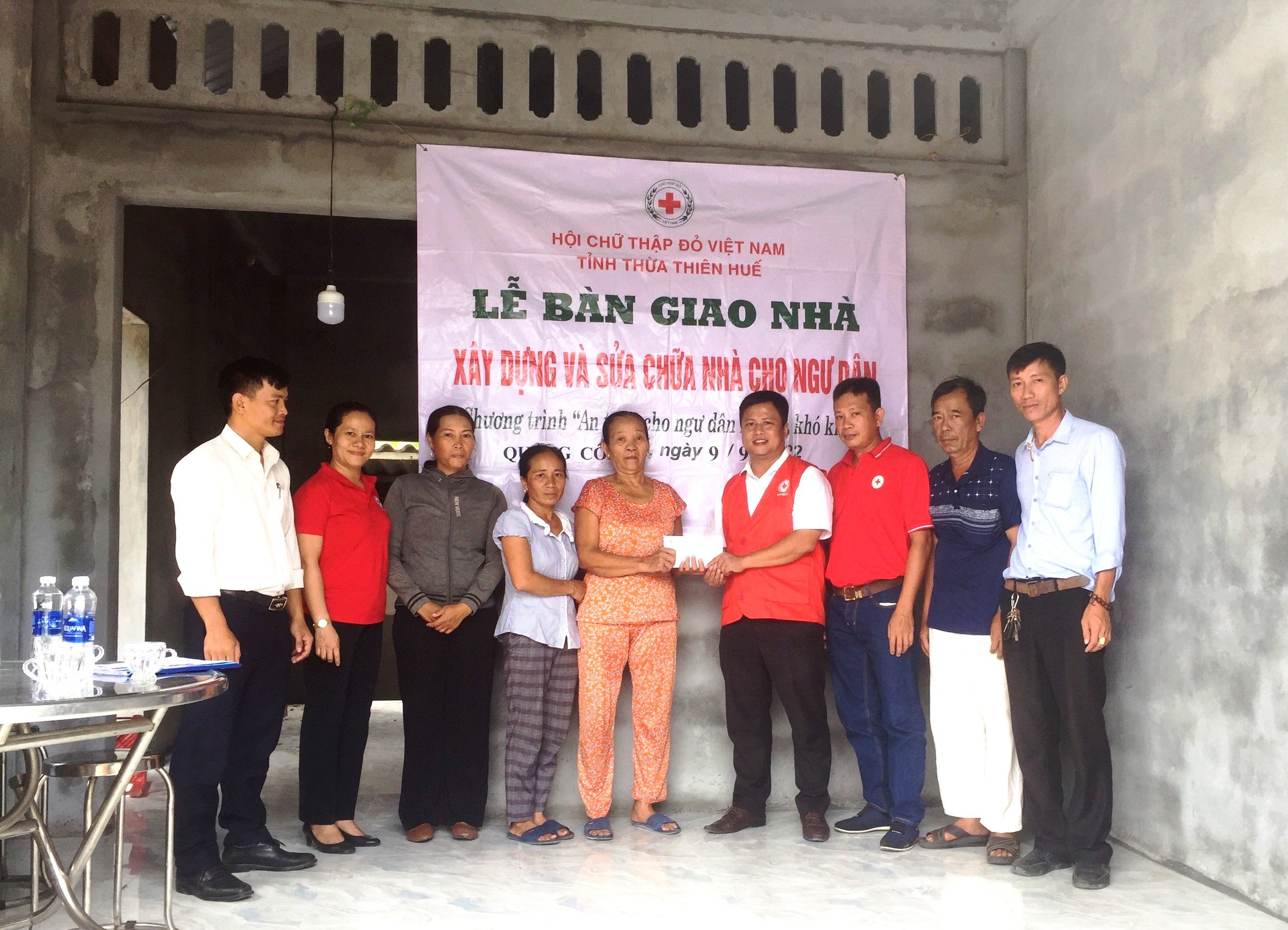 Bàn giao 3 ngôi nhà an toàn cho ngư dân nghèo Quảng Điền