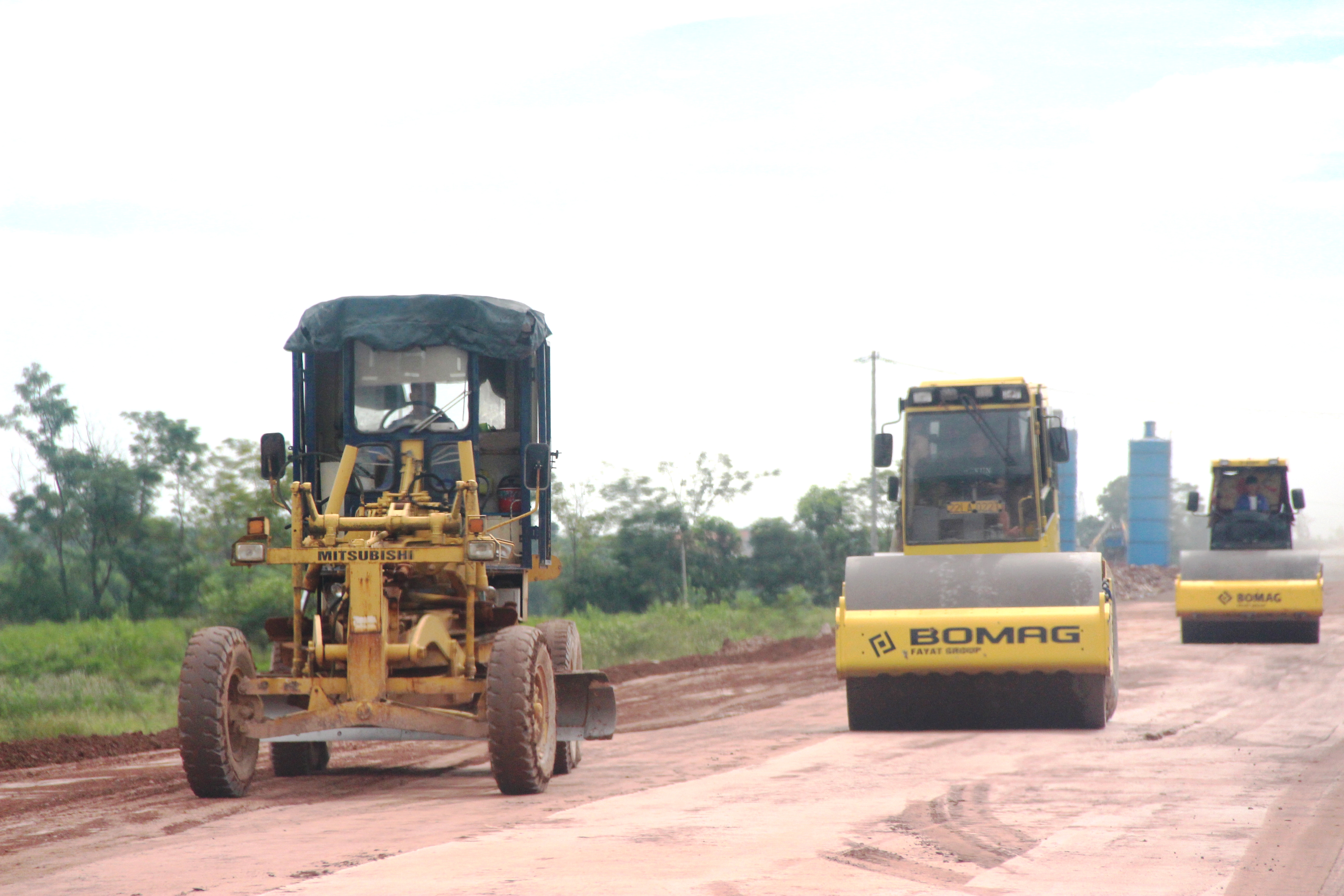 Thị sát dự án cao tốc, Phó Thủ tướng Chính phủ ấn định ngày khánh thành