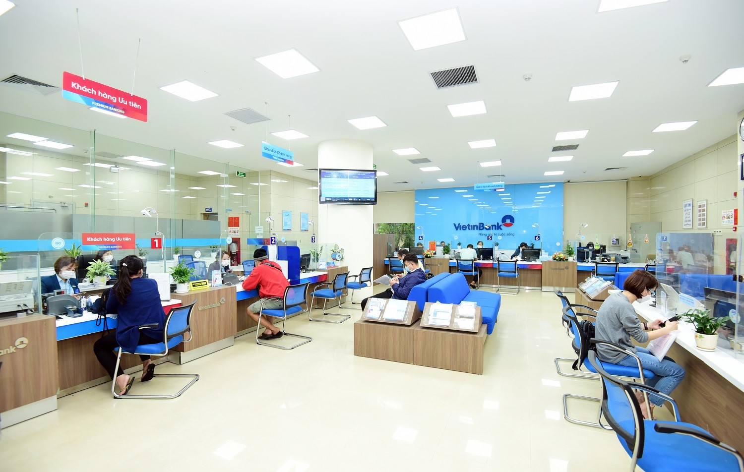 Thêm ngân hàng tăng mạnh lãi suất huy động