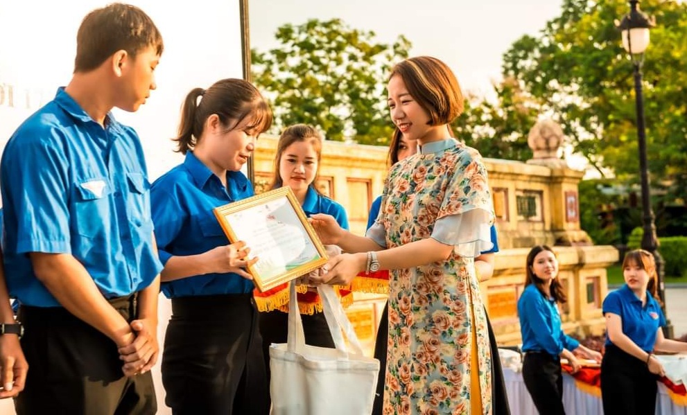 Trao giải cuộc thi “Huế - Thành phố xe đạp”