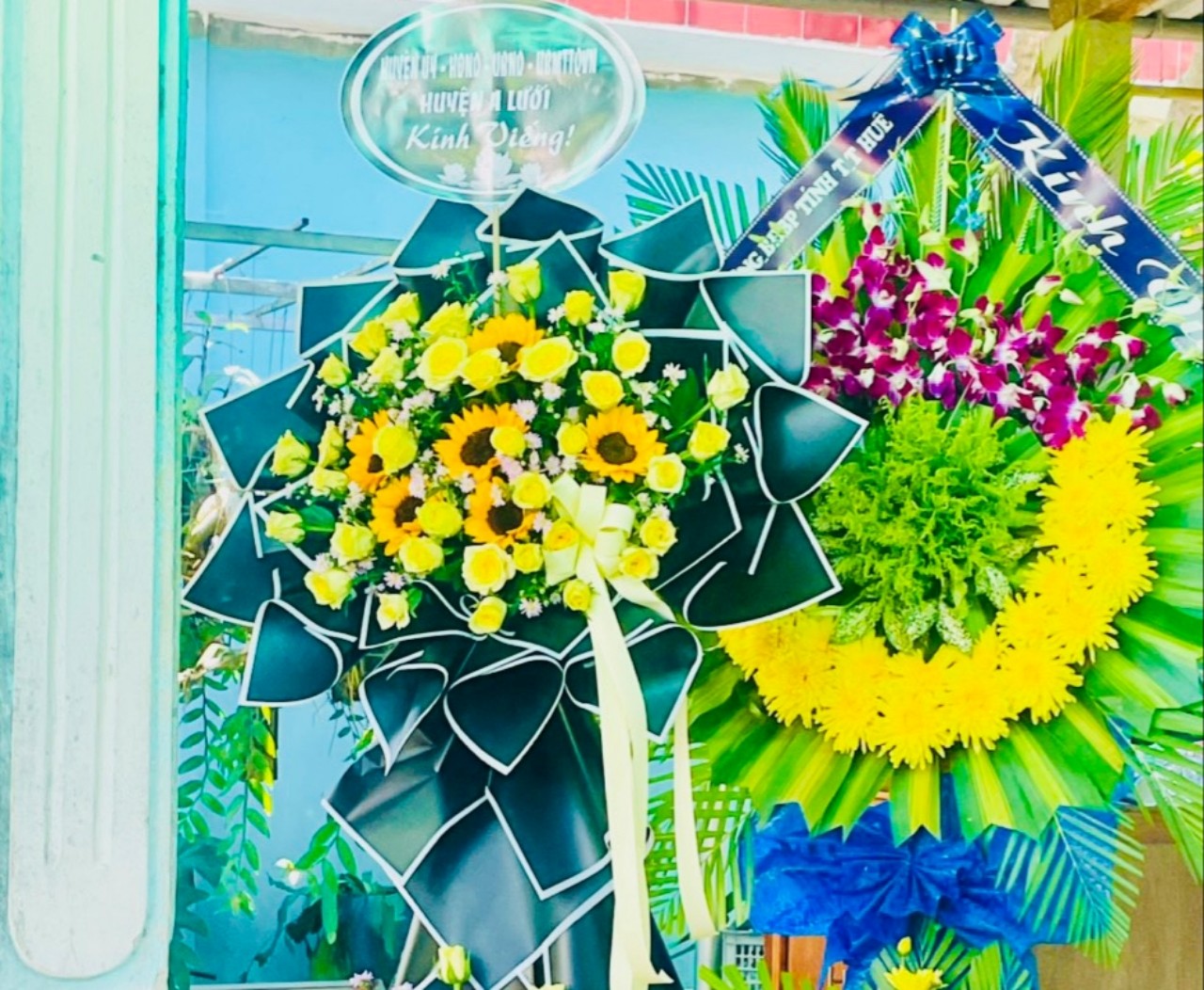 Lãnh đạo huyện A Lưới viếng Mẹ Việt Nam Anh hùng Kăn Xiếp