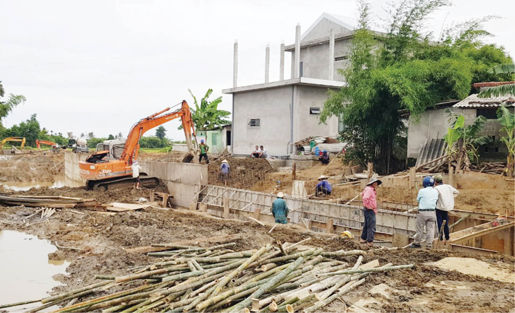 Khẩn trương khắc phục nhà dân bị ảnh hưởng do thi công hệ thống thoát lũ