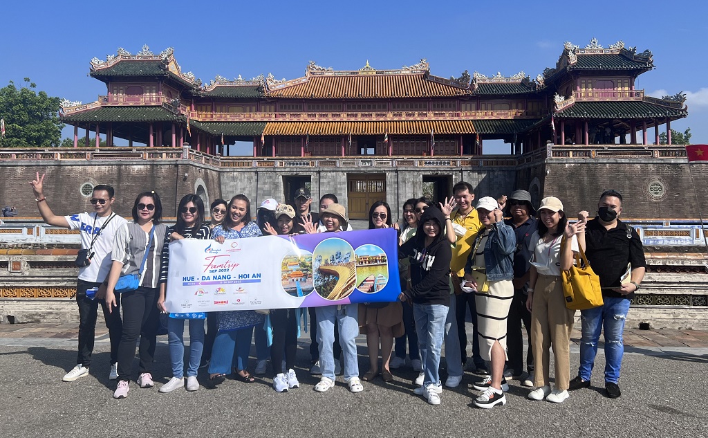 Thailand famtrip delegation surveys Hue tourism