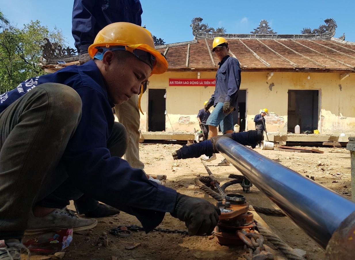 Dịch chuyển chánh điện Quốc tự Diệu Đế, bảo vệ bức bích họa Long vân khế hội