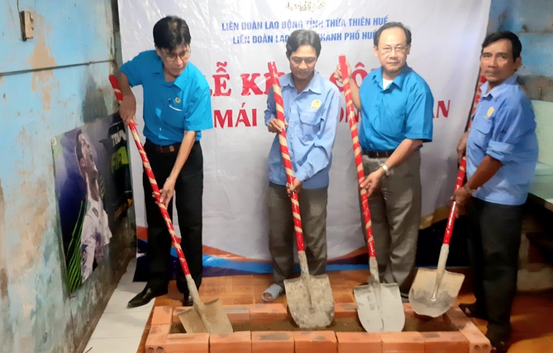 Giúp đoàn viên an cư