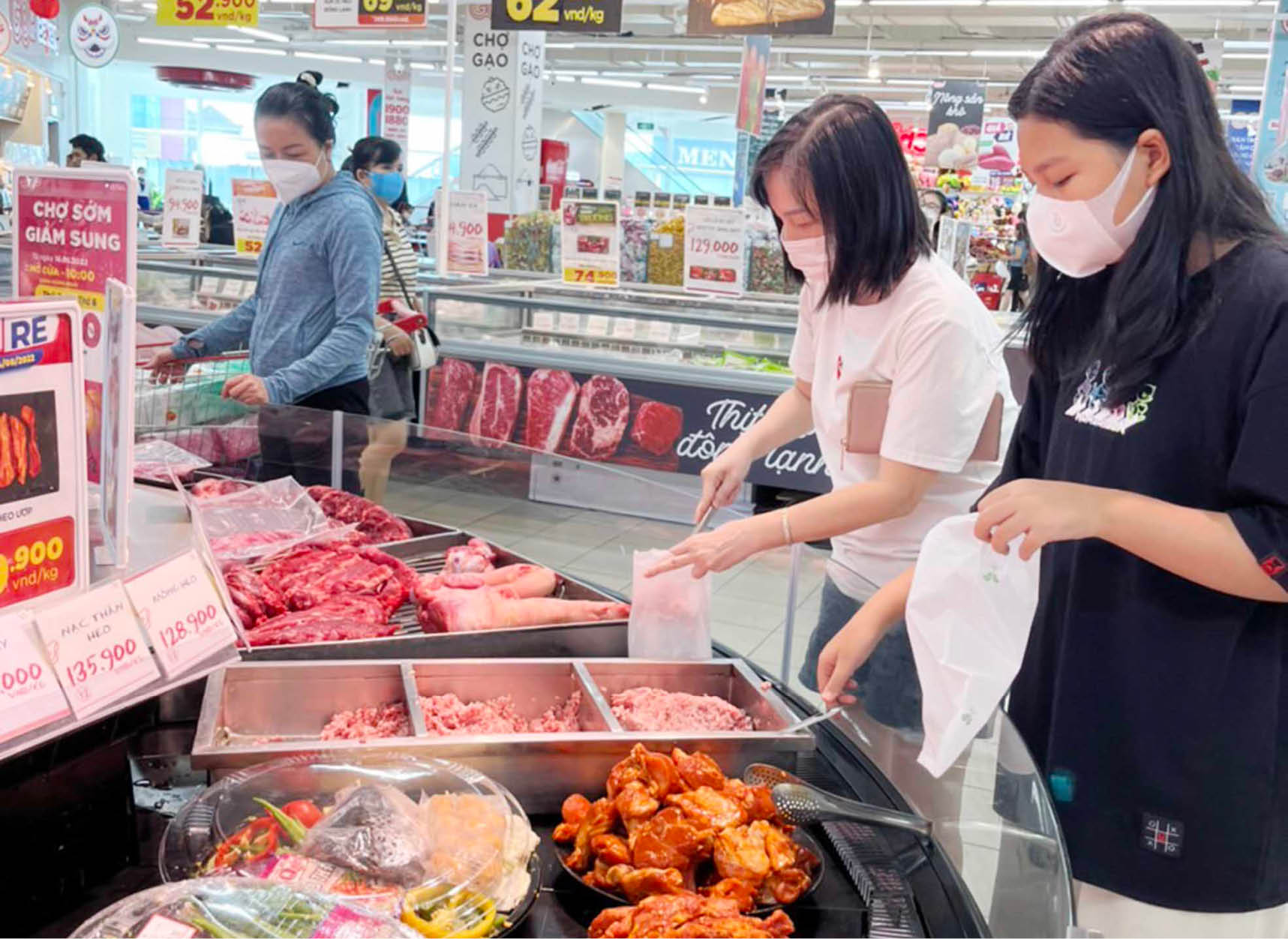 Vừa làm ăn bàn phương án nghỉ tết