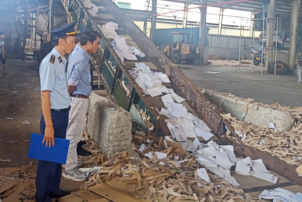 Tiêu hủy gần 1 tấn ấn chỉ quản lý thị trường