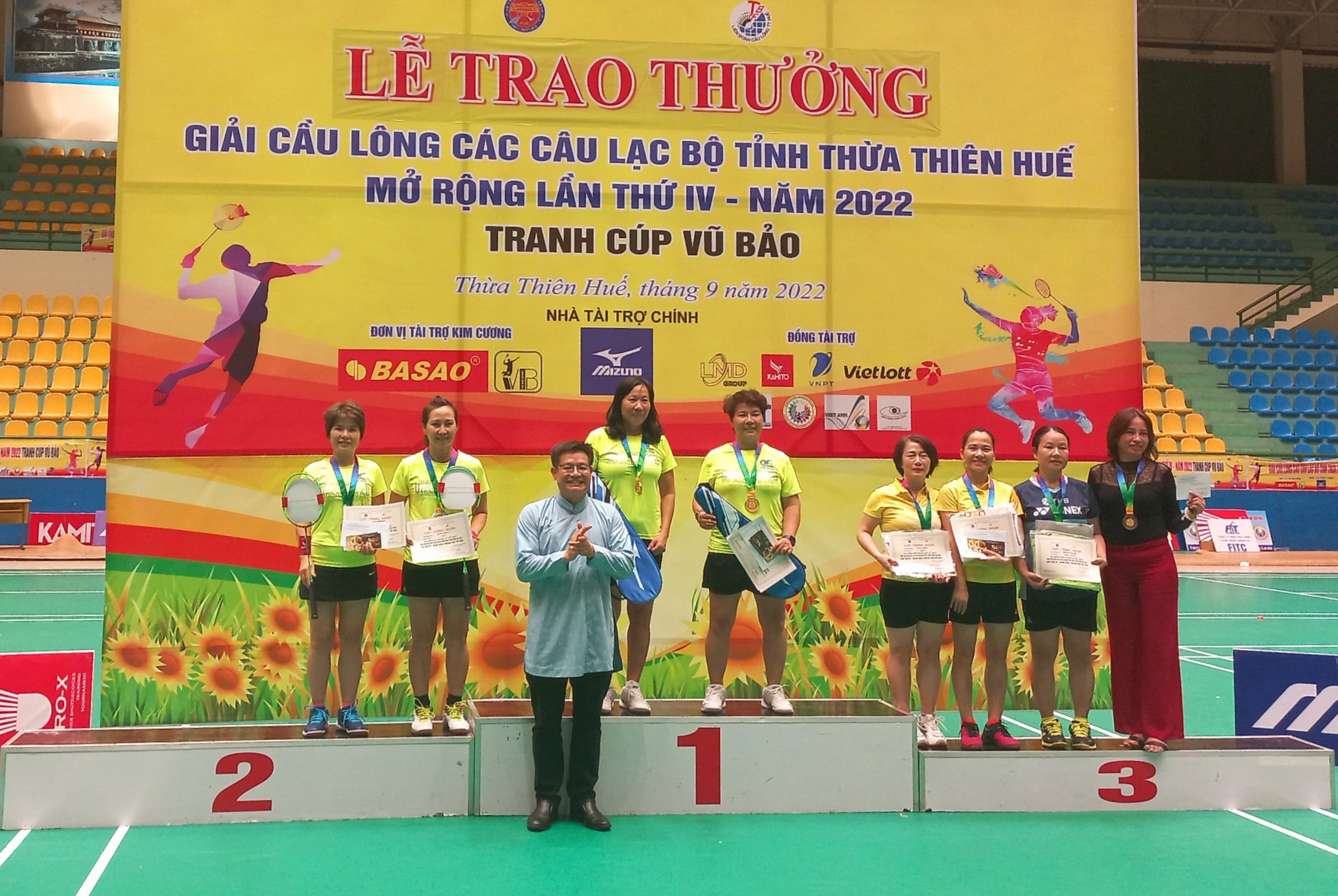 Bế mạc, trao giải Cầu lông các câu lạc bộ toàn tỉnh mở rộng